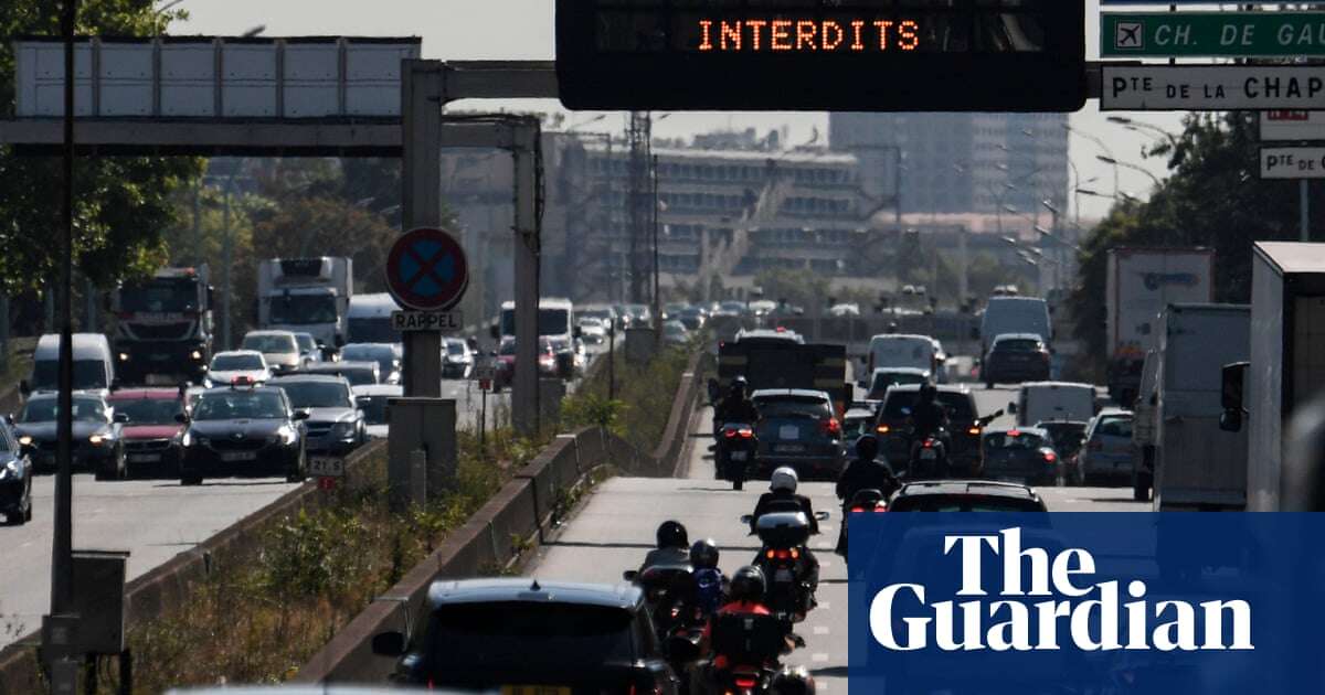 Paris trials dedicated car-sharing lane on its notoriously congested ring road