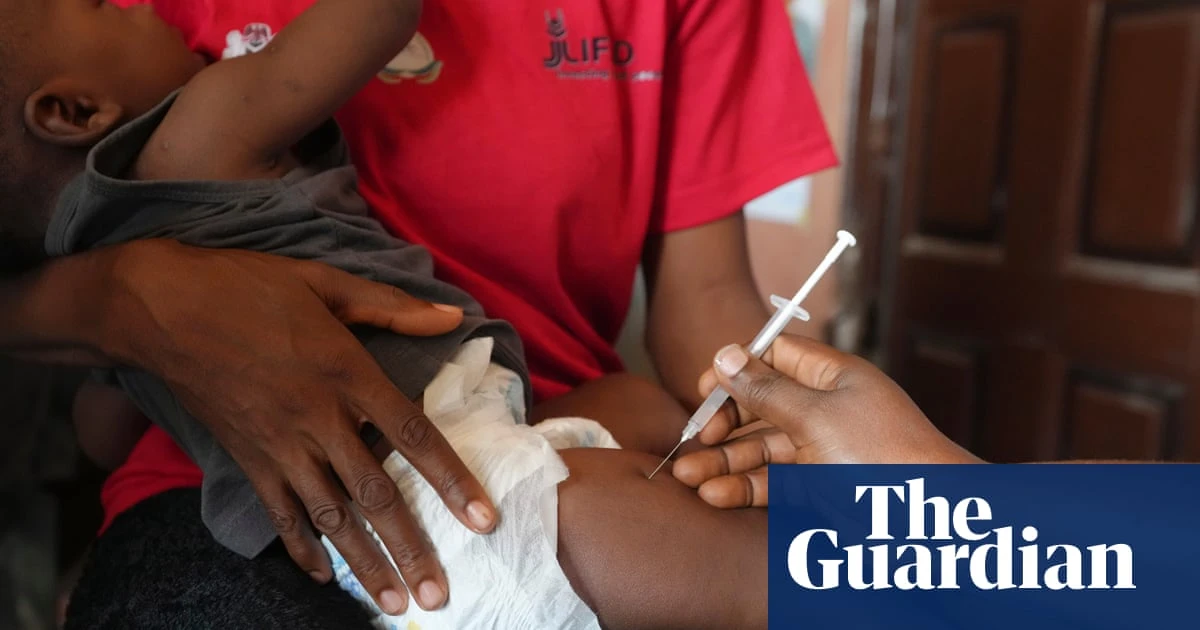 Scientists criticise cut in UK funding for global vaccination group