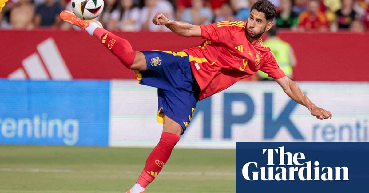 ‘We’re all people’: Ayoze Pérez slams La Liga decision to play after Spain floods