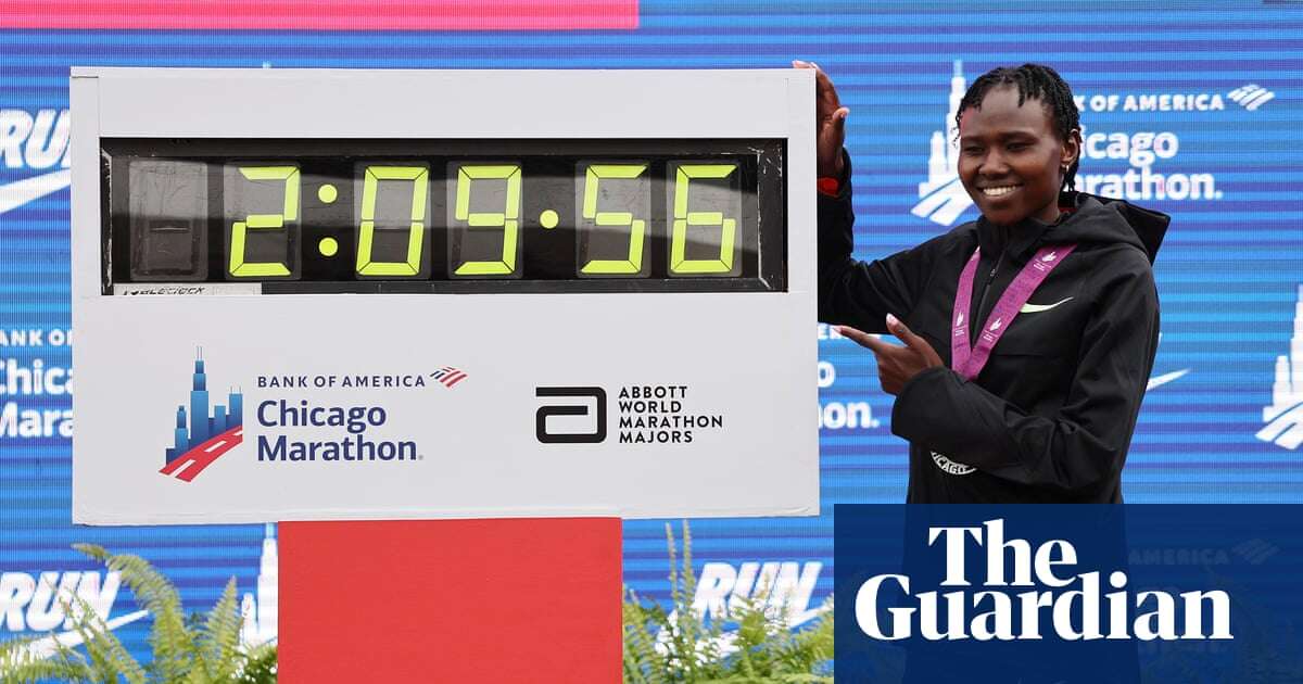 Ruth Chepngetich smashes marathon world record by nearly two minutes in Chicago