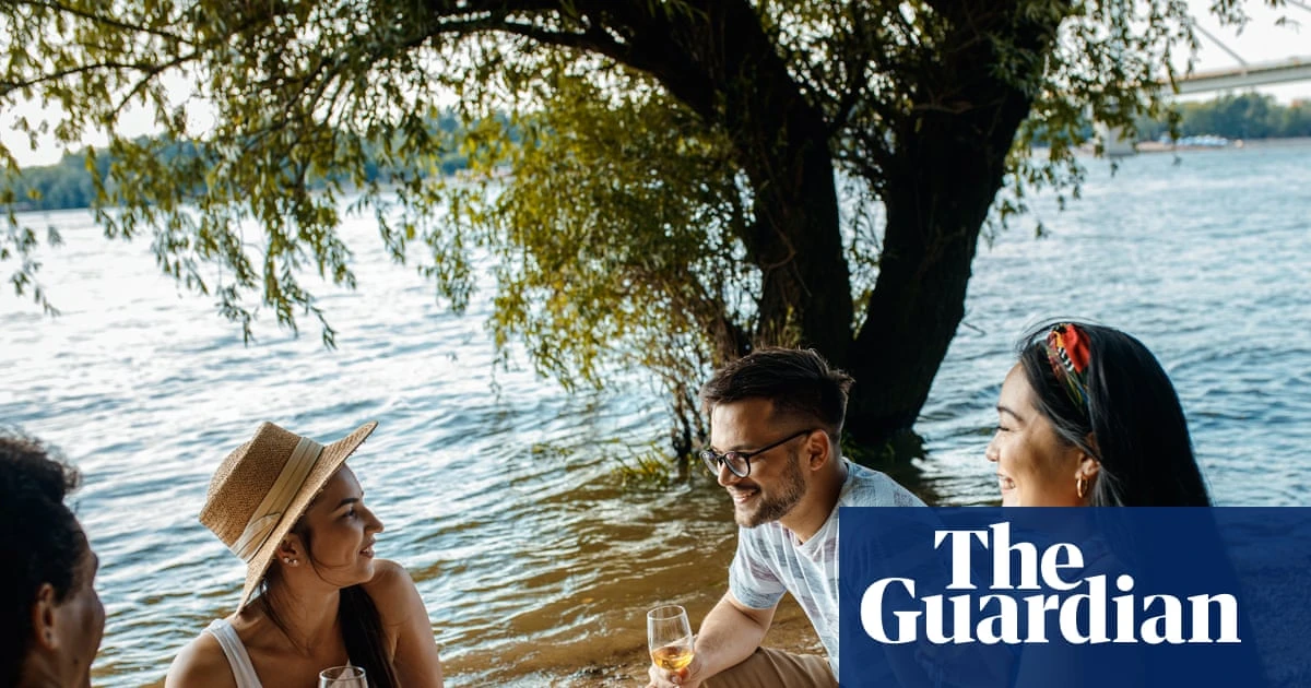 From alcohol-free spritz to smart-comfy travel trousers: your holiday essentials