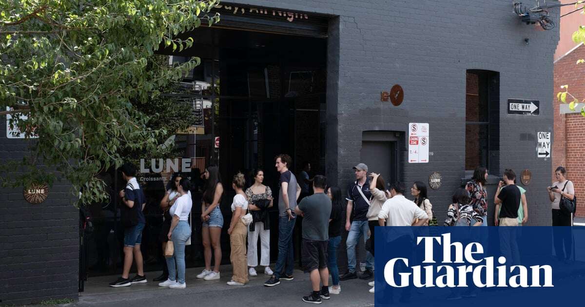 I waited 45 minutes to buy a single croissant in Fitzroy. Why do humans queue?