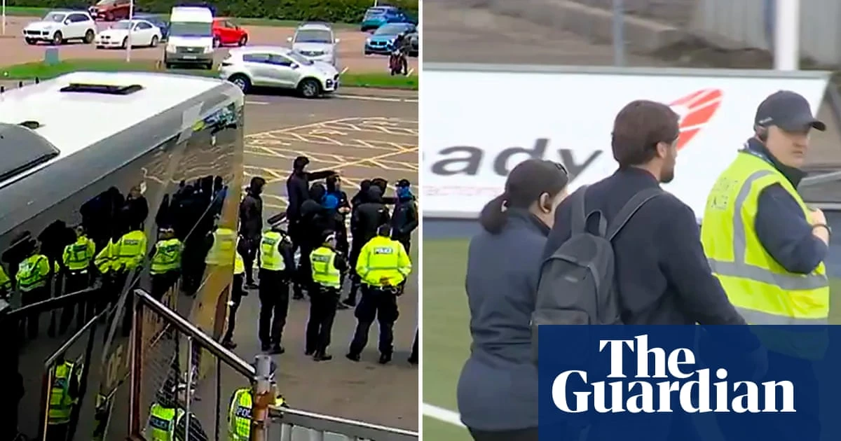 Rangers supporters try to block team bus from leaving after Falkirk draw
