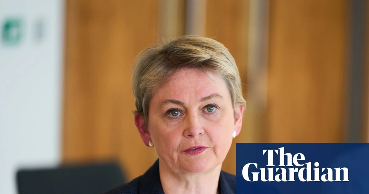 Yvette Cooper condemns Nigel Farage’s criticisms of police