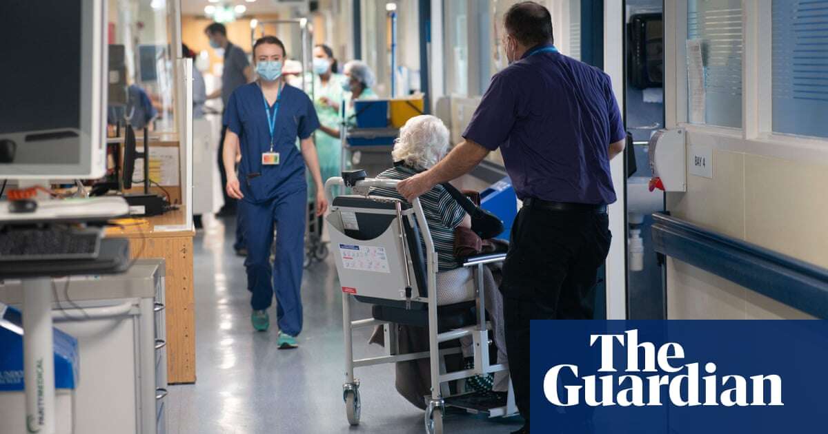 Most NHS users in England affected by dysfunctional admin, report finds