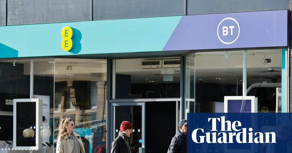 Thousands of EE and BT customers across UK hit by mobile network outage