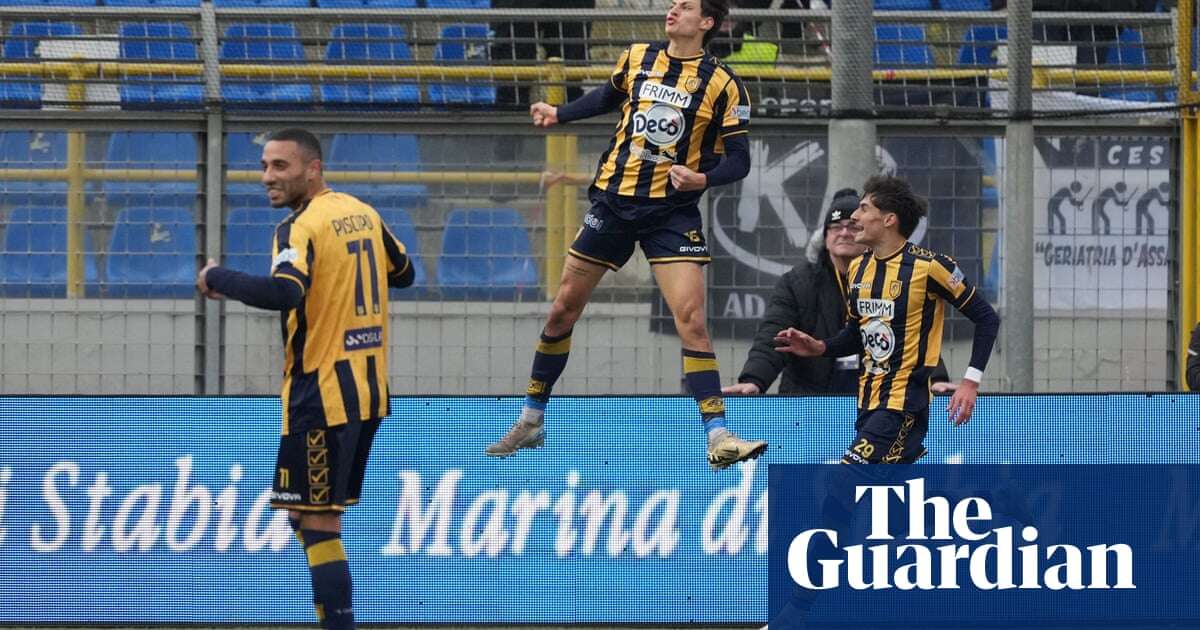 Juve Stabia fans appear to celebrate goal by Mussolini’s great-grandson with fascist salutes