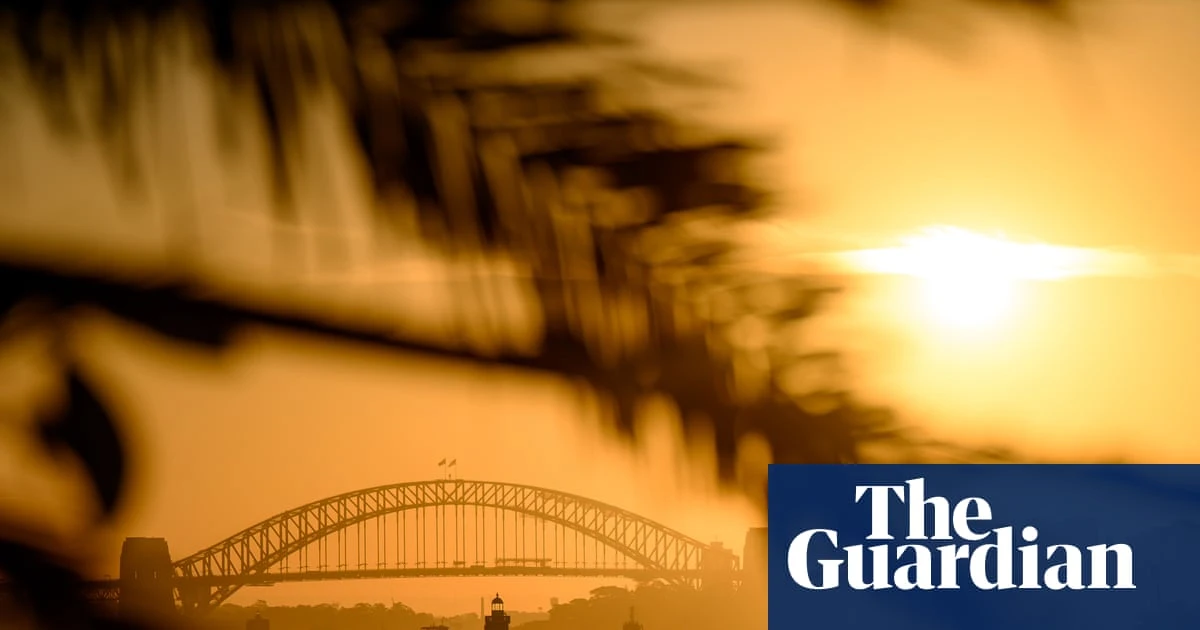 BoM forecasts strong El Niño and warns climate change could amplify any effects on Australia