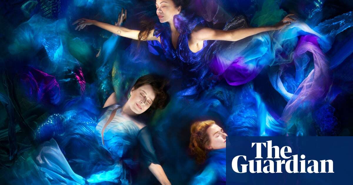 Kate Winslet, Sigourney Weaver and Zoe Saldana go underwater to save our seas