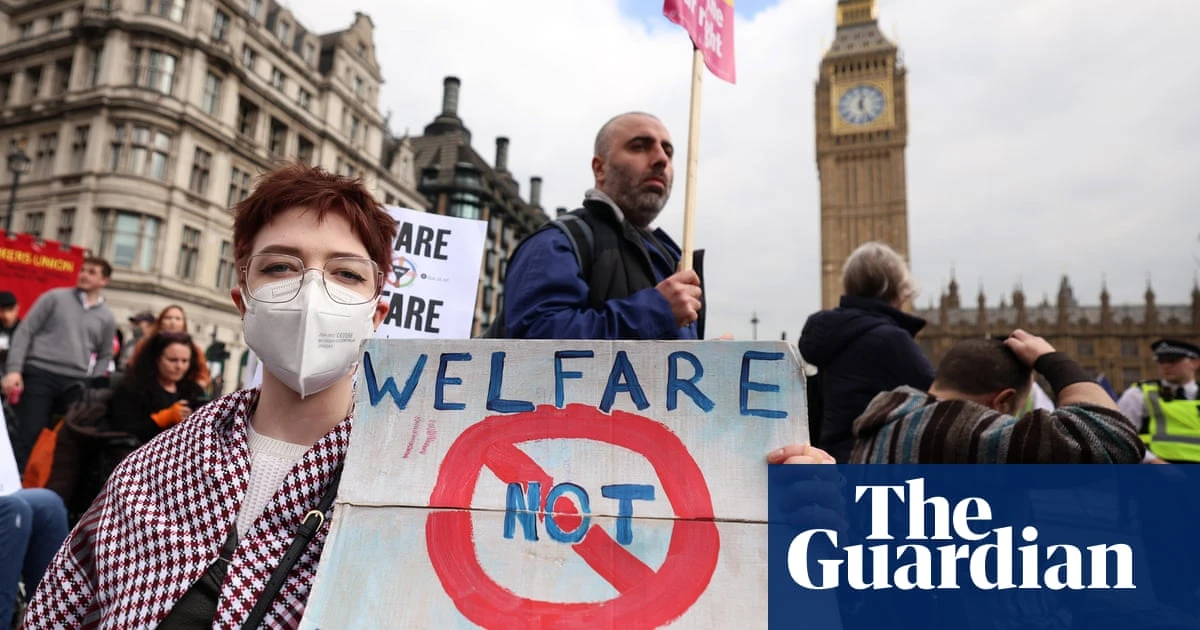 Ministers consider tweaks to soften welfare cuts before key vote