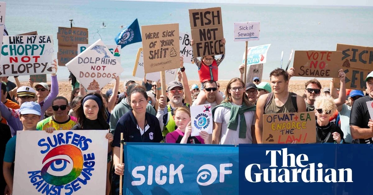 Bonuses banned for 10 English water bosses over sewage pollution