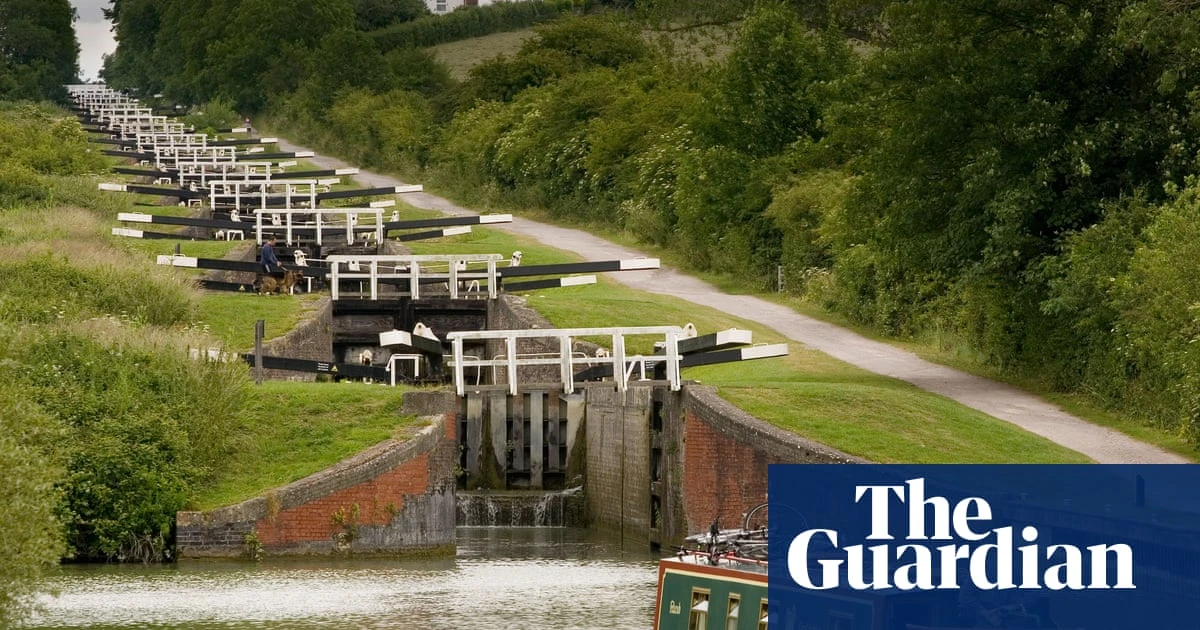 A slow boat to happiness: our family holiday on Wiltshire’s Kennet and Avon canal