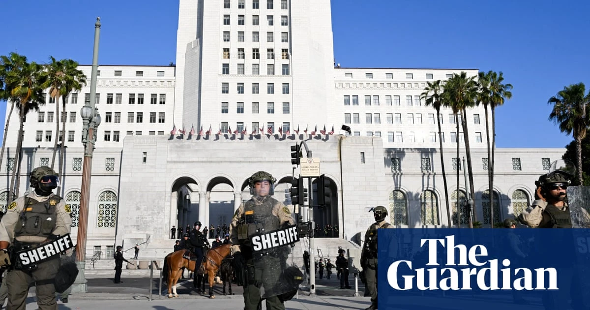 ‘Snatching off the streets’: Ice targets churches, car washes and workplaces