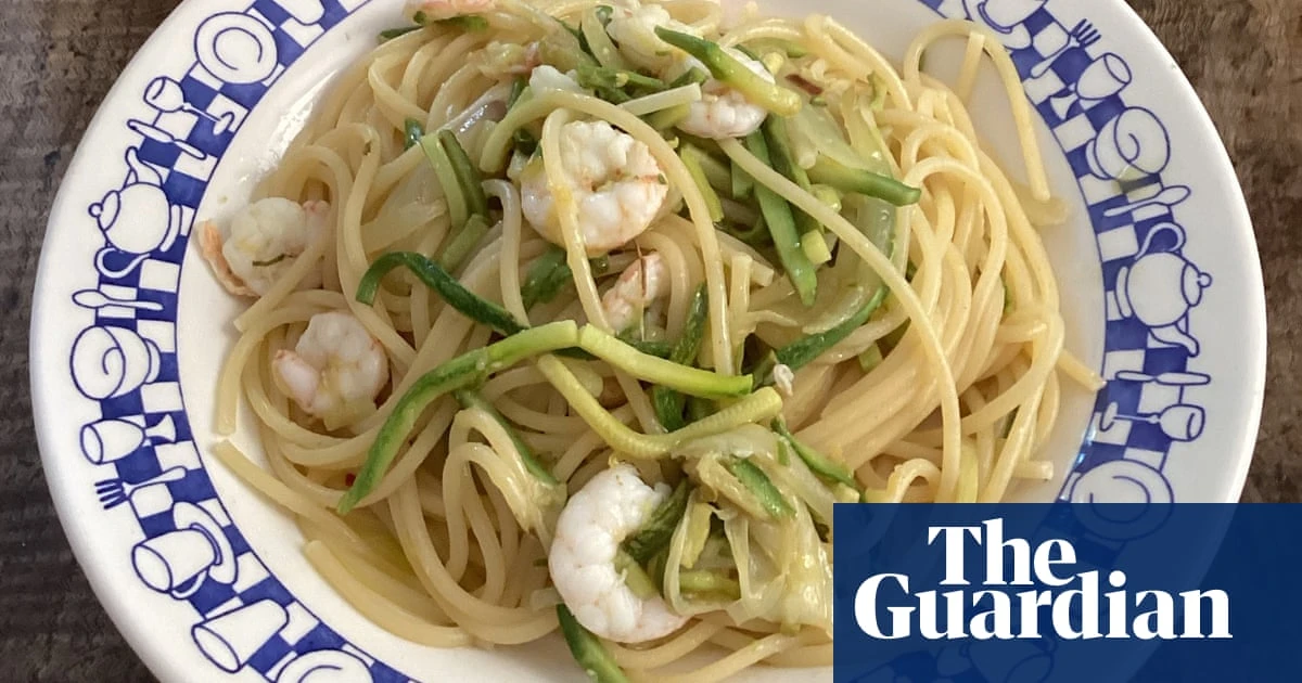 Rachel Roddy’s recipe for spaghetti with prawns, courgettes and gremolata | A kitchen in Rome
