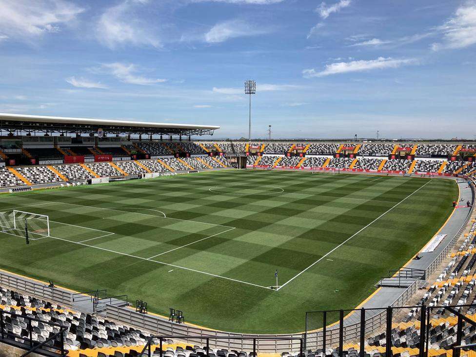 Los futbolistas adeudados retiran sus denuncias contra el CD Badajoz