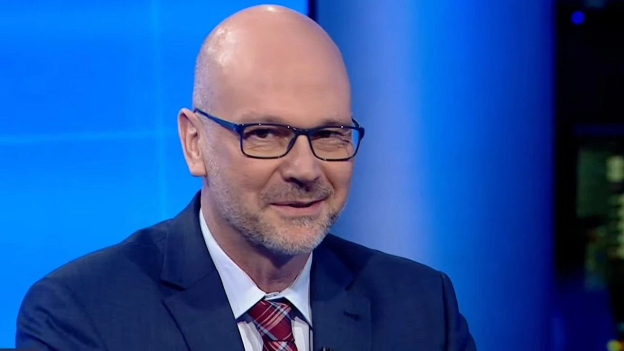 „Niebezpieczny taniec posłów PiS”. Polityczna burza wokół fałszywych alarmów