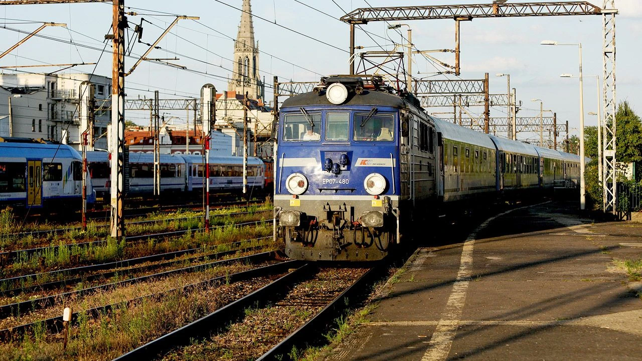 Awaria na kolei przed majówką. Utrudnienia dla podróżnych