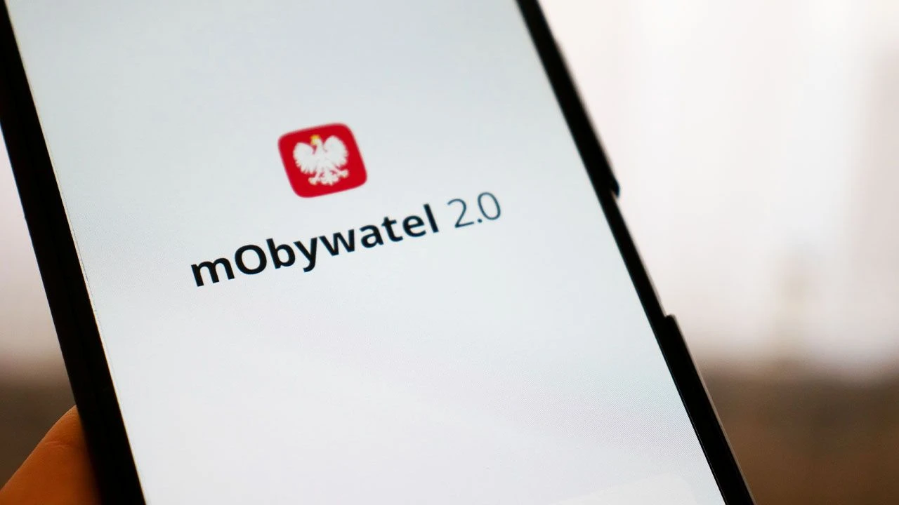 Nowości w aplikacji mObywatel. Mniej wizyt w urzędzie, więcej spraw online