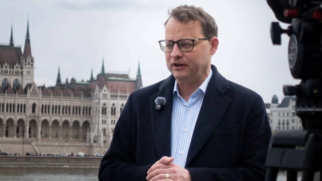 Romanowski poleciał z Ziobrą? Media: Jest w USA