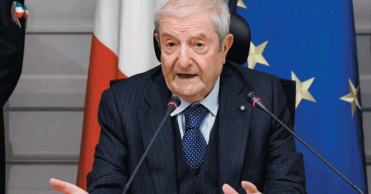 Debutto col botto per il neo presidente della Consulta: lancia già avvertimenti al governo