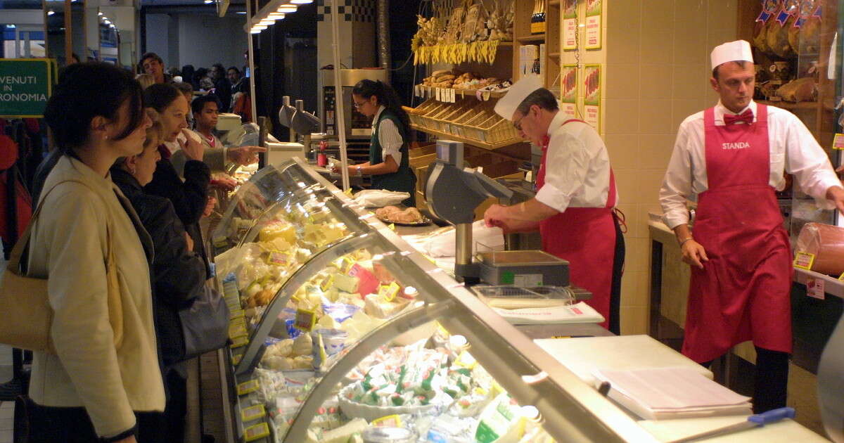 Giù pasta e carne: cosa cresce, un dato in controtendenza nei supermercati italiani