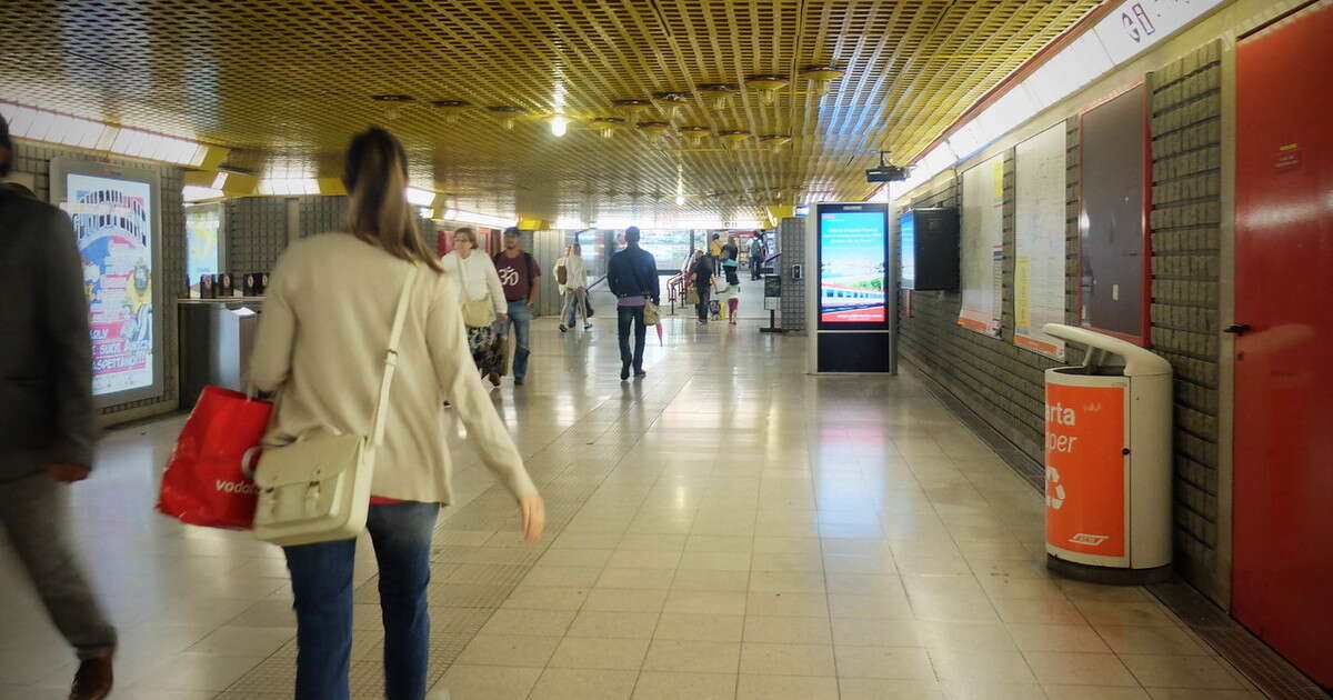 21 enne bloccata e violentata in metro: orrore a Milano, chi finisce in manette