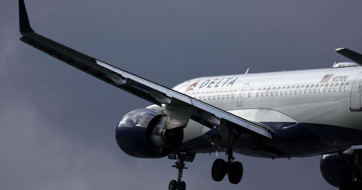 Malpensa, rientro d'emergenza per un Boeing 767: 