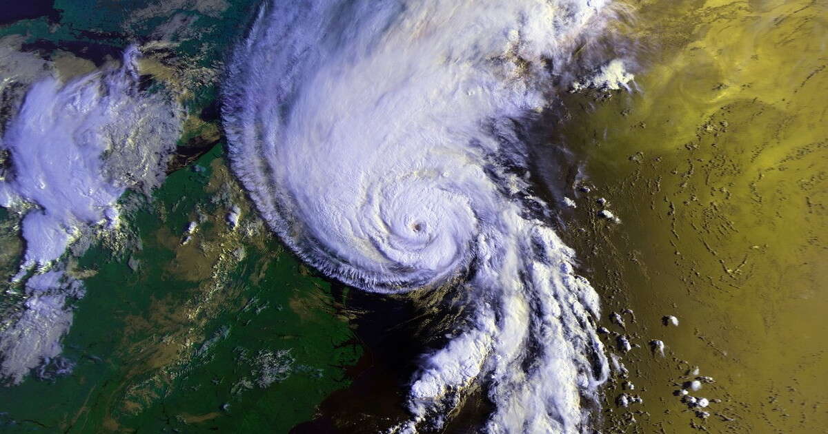 Meteo, Mario Giuliacci prevede un weekend da incubo: di quanti gradi precipitano le temperature