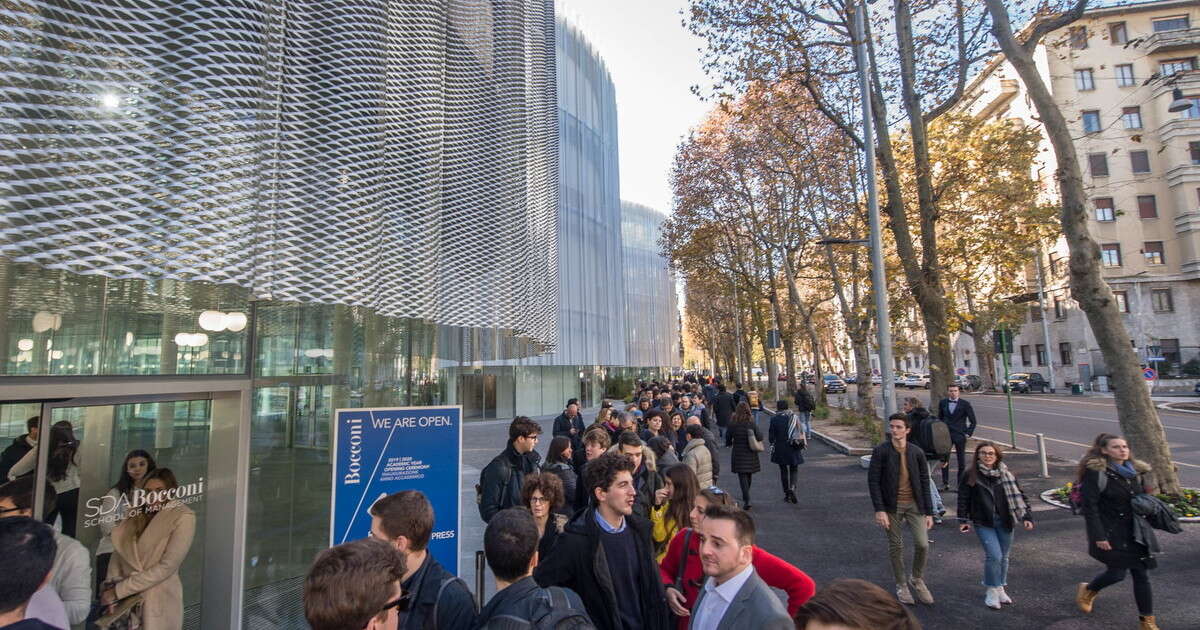 Bocconi, studente sorpreso a copiare? Punizione esemplare (e il Tar la conferma)