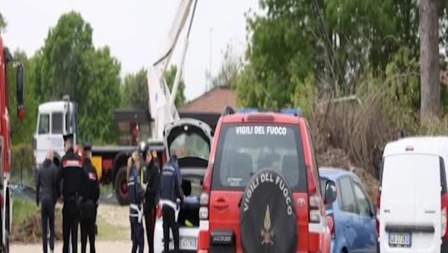 Milano, la tragedia: precipitano mentre potano l'albero, 2 morti