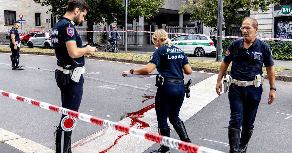 Travolta e uccisa dal camion dei rifiuti: ancora sangue, Milano è un incubo