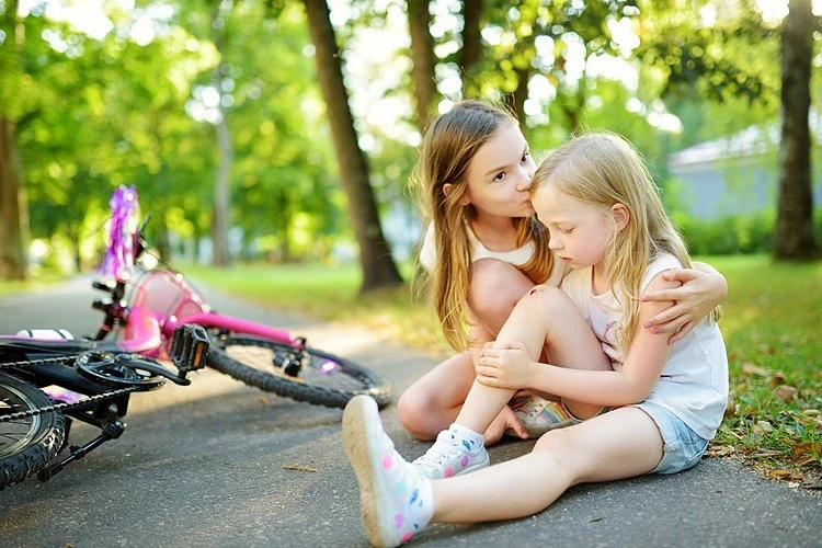 Cha mẹ muốn con lớn lên với tấm lòng nhân hậu, hãy để con hiểu được những điều này từ khi còn nhỏ