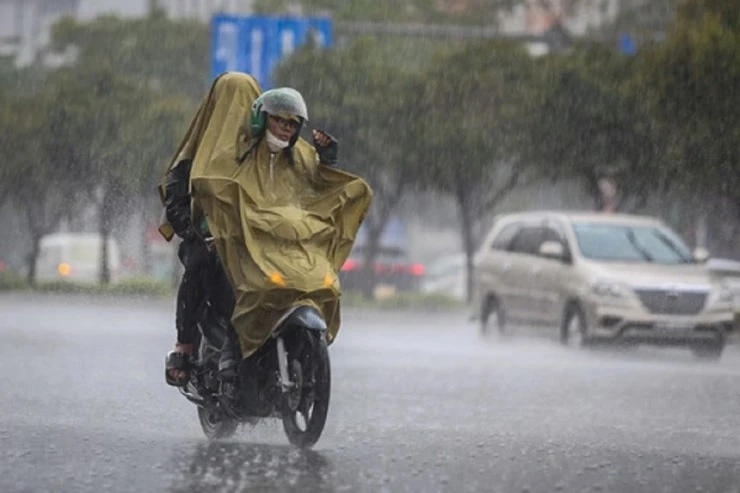 Nắng nóng oi bức, bao giờ miền Bắc mới đón 