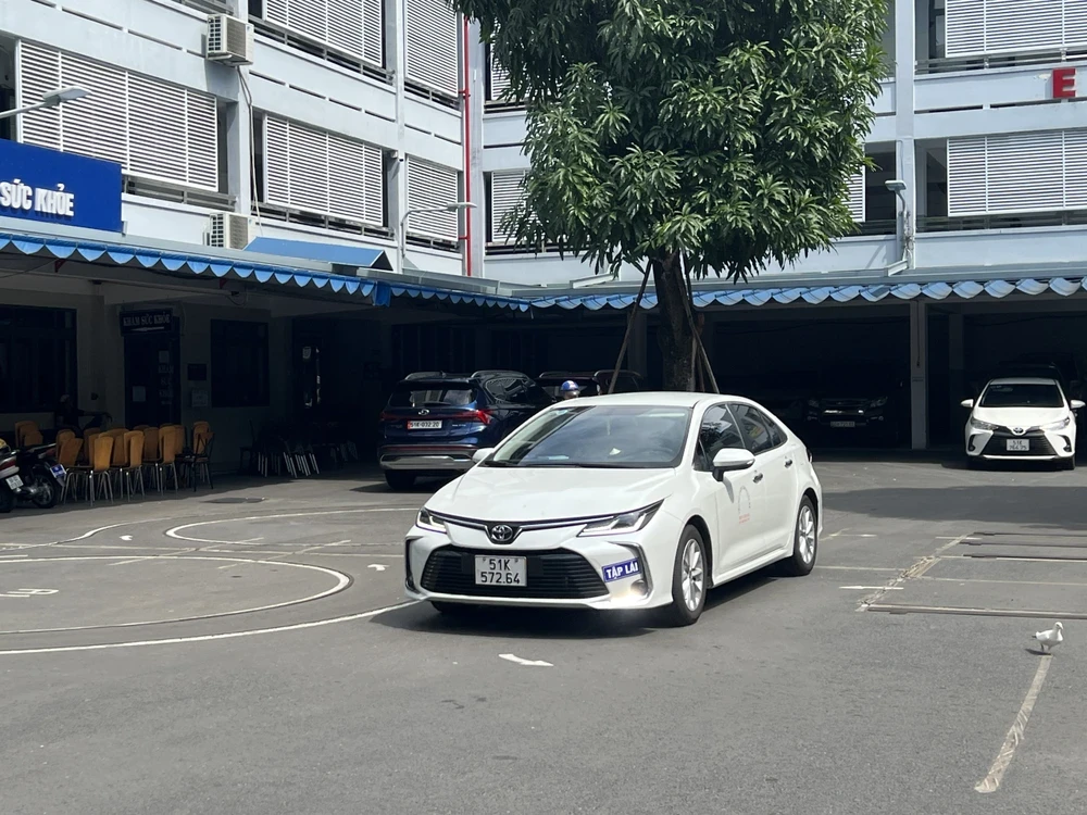 Thời lượng, học phí đào tạo lái xe: Mỗi nơi một kiểu
