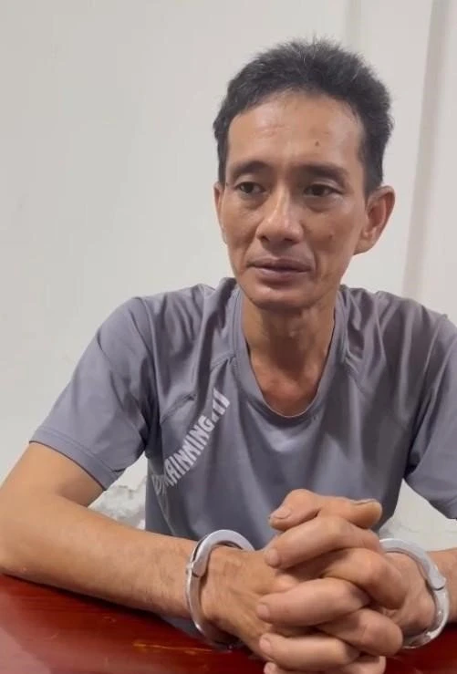 Bị ngăn cản đến với nhau, mang dao sát hại người tình và mẹ