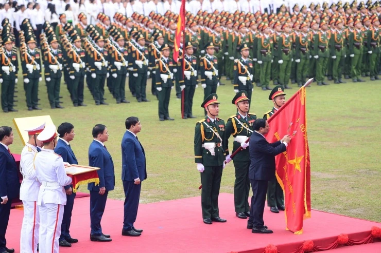 Trao Huân chương Độc lập hạng Nhất tặng Đảng bộ, chính quyền và Nhân dân các dân tộc tỉnh Điện Biên