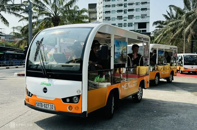 Đề xuất dùng xe điện đưa đón học sinh trên toàn địa bàn TP HCM