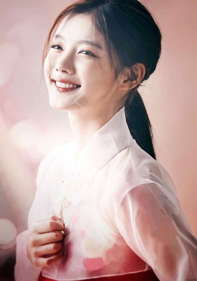 4 thói quen giúp Kim Yoo Jung giữ eo con kiến