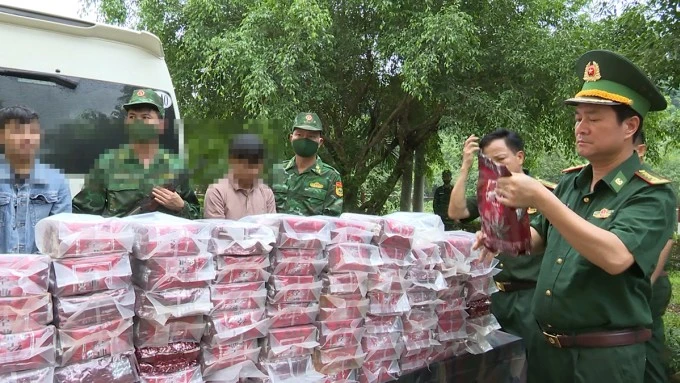 121 kg ma túy chất đầy ôtô