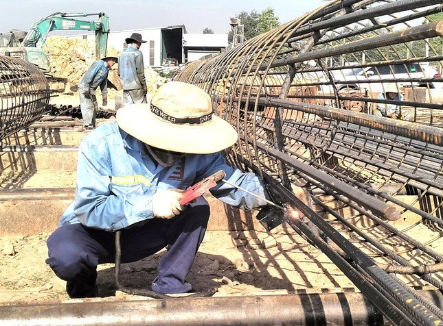 Hình ảnh cầu vượt sông Sài Gòn trên tuyến Vành đai 3 nối TPHCM và Bình Dương
