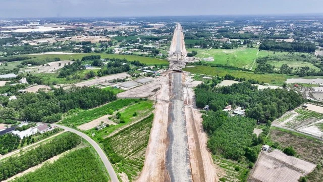 Cận cảnh cao tốc Biên Hòa - Vũng Tàu sau 1 năm bấm nút khởi công