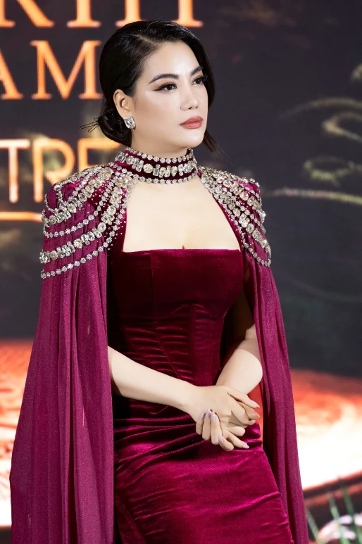 Trương Ngọc Ánh xài đồ hiệu 