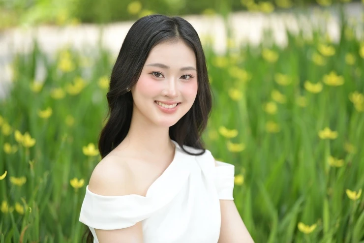 Nữ sinh Đại học Ngoại thương vui vì được khen giống Á hậu Phương Nhi
