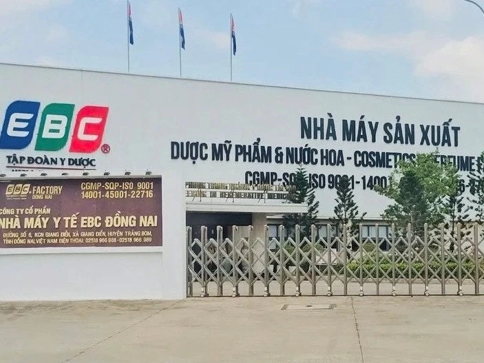 Những lời hoa mỹ của Đoàn Di Băng về loại kem chống nắng dính bê bối hàng giả