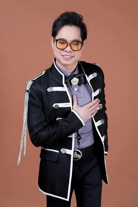 Nam nghệ sĩ tự nhận mình 
