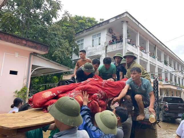 Lũ quét kinh hoàng tại Lào Cai: 15 người chết, hơn 100 người vẫn mất tích