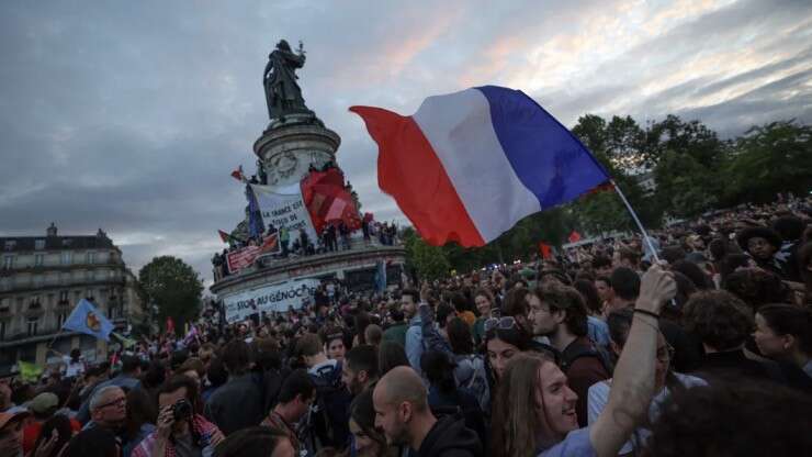 CNN: Canh bạc của ông Macron ngăn phe cực hữu nắm quyền, không ngờ đẩy Pháp vào hỗn loạn