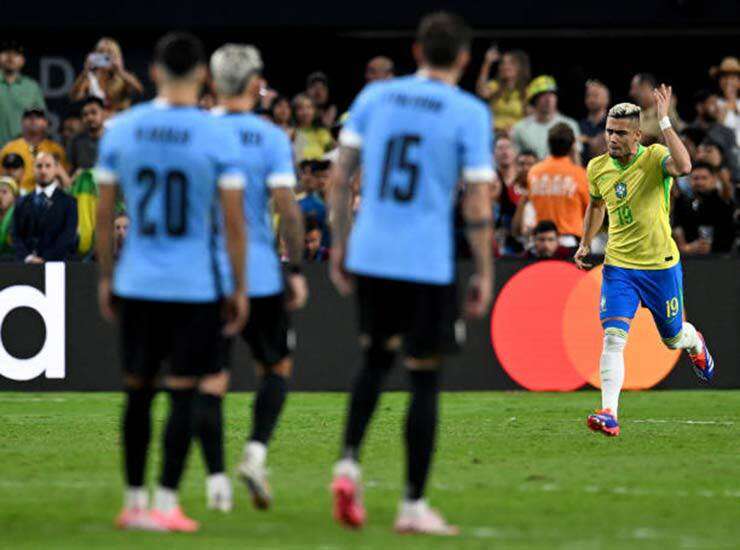 Brazil bị Uruguay loại khỏi Copa America, Suarez chê cựu SAO MU giỏi 