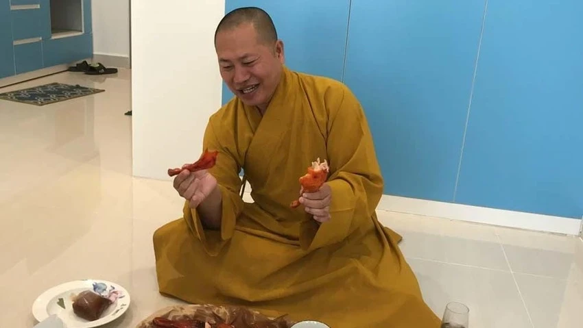 Người tự xưng 'sư thầy Thích Tâm Phúc' từng nổi tiếng kiểu 'đốt đền'