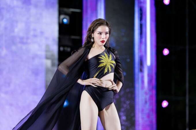 Nhà thiết kế lên tiếng khi đồ bơi của Miss Universe Vietnam gây tranh cãi